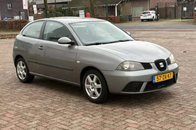 SEAT Ibiza (2008) thumbnail 2