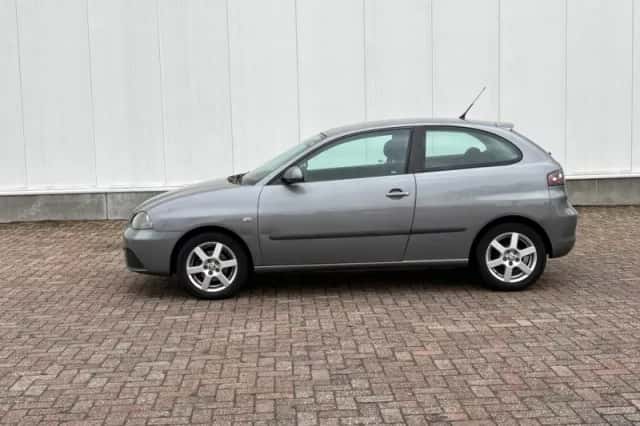 SEAT Ibiza (2008) thumbnail 5