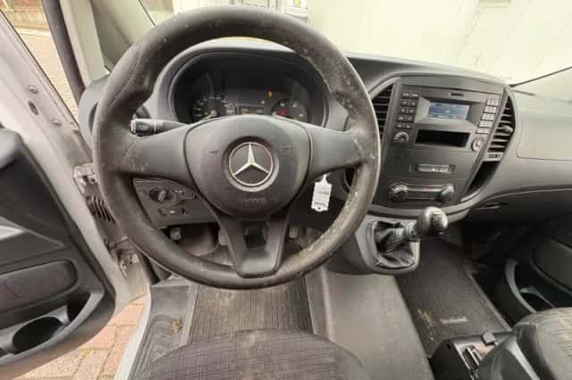Mercedes-Benz Vito (2017) thumbnail 4