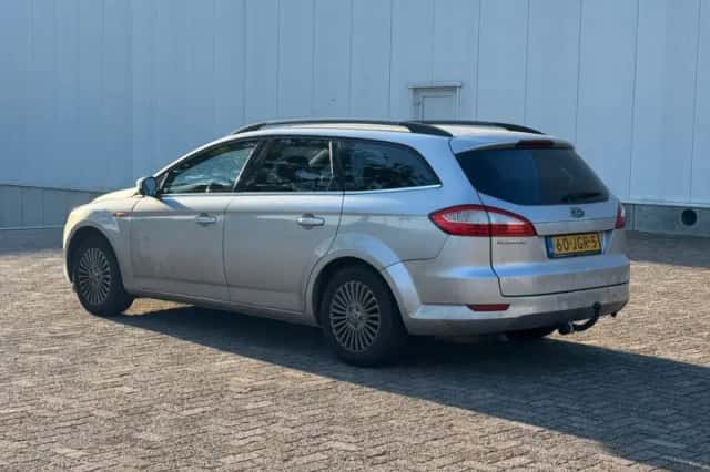 Ford Mondeo (2009) thumbnail 2