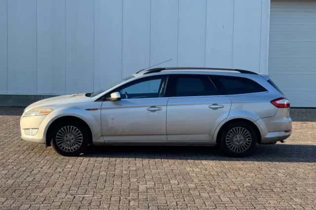 Ford Mondeo (2009) thumbnail 4