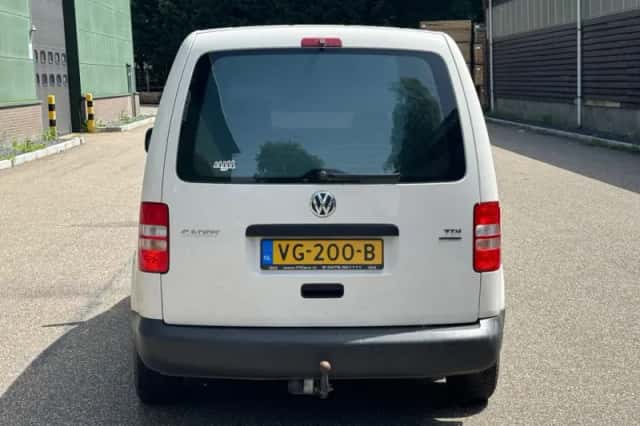 Volkswagen Caddy (2013) thumbnail 3