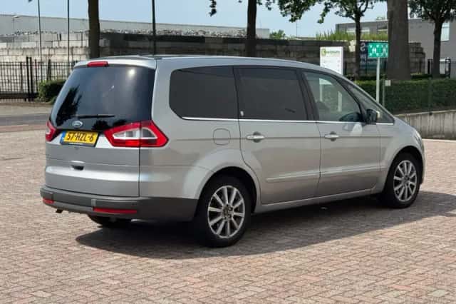 Ford Galaxy (2009) thumbnail 5