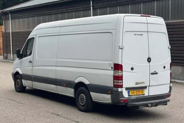 Mercedes-Benz Sprinter (2012) thumbnail 2