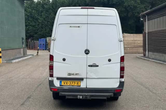 Mercedes-Benz Sprinter (2012) thumbnail 3