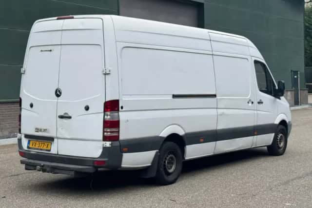 Mercedes-Benz Sprinter (2012) thumbnail 4