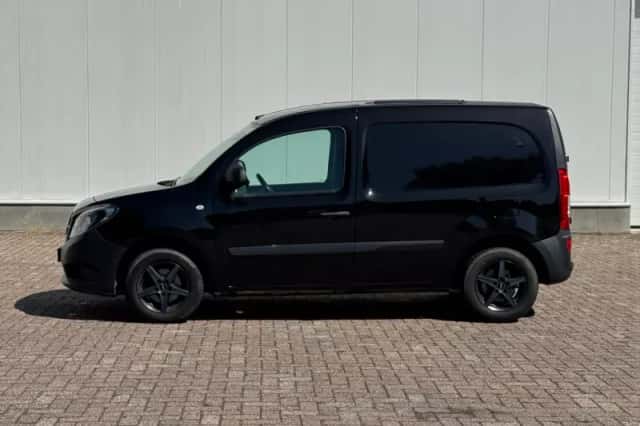 Mercedes-Benz Citan (2018) thumbnail 2