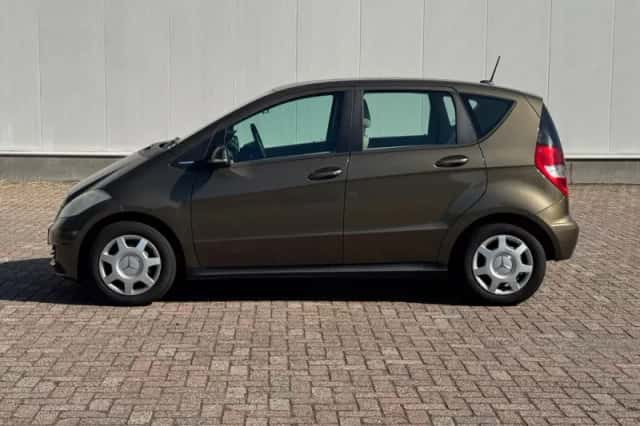 Mercedes-Benz A-Klasse (2010) thumbnail 2