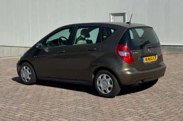 Mercedes-Benz A-Klasse (2010) thumbnail 3