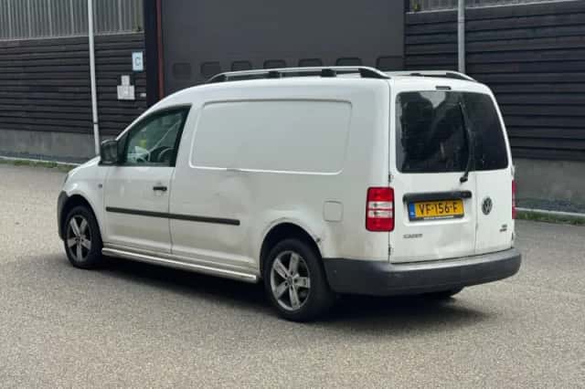 Volkswagen Caddy (2013) thumbnail 2