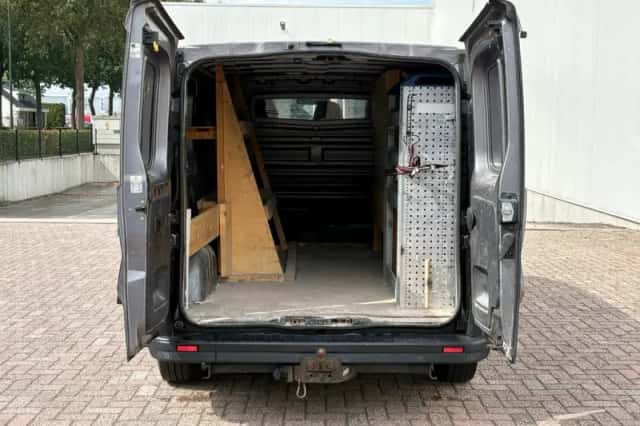 Renault Trafic (2017) thumbnail 5