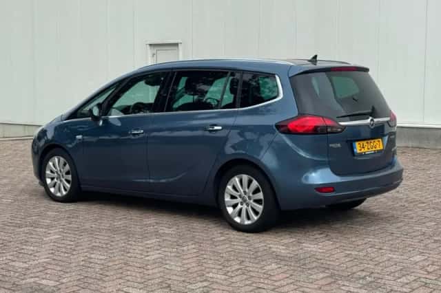 Opel Zafira (2012) thumbnail 2