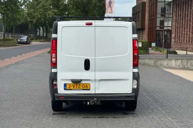 Opel Vivaro (2012) thumbnail 4