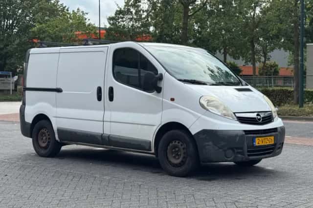 Opel Vivaro (2012) thumbnail 6