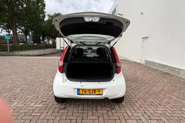 Opel Agila (2011) thumbnail 6
