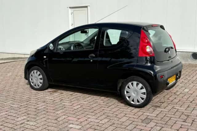 Peugeot 107 (2006) thumbnail 3