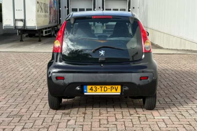 Peugeot 107 (2006) thumbnail 4