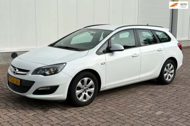 Opel Astra (2013) thumbnail 1