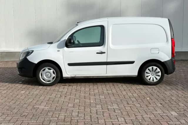 Mercedes-Benz Citan (2018) thumbnail 2