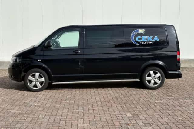 Volkswagen Transporter (2012) thumbnail 2