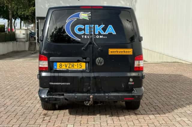 Volkswagen Transporter (2012) thumbnail 4