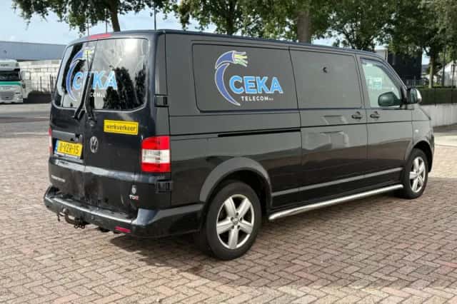 Volkswagen Transporter (2012) thumbnail 5