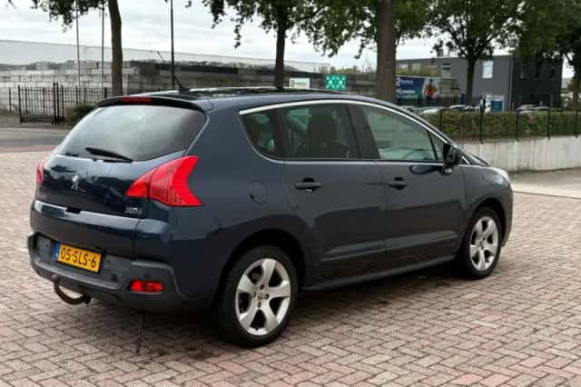 Peugeot 3008 (2011) thumbnail 5
