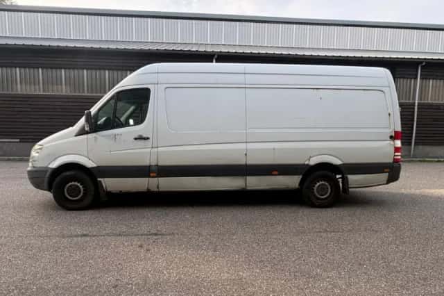 Mercedes-Benz Sprinter (2017) thumbnail 2