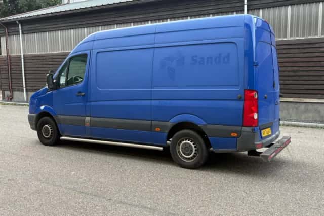 Volkswagen Crafter (2016) thumbnail 3