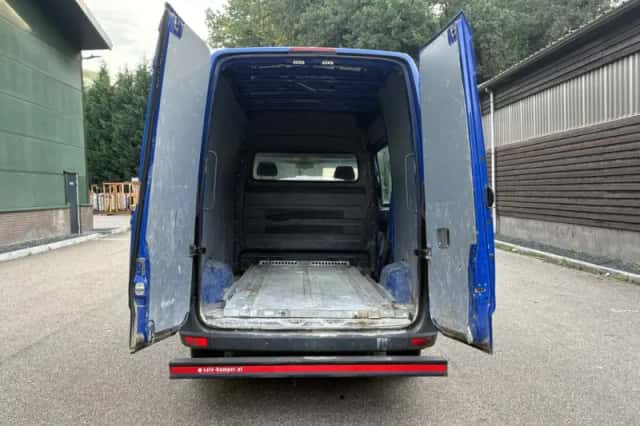 Volkswagen Crafter (2016) thumbnail 5