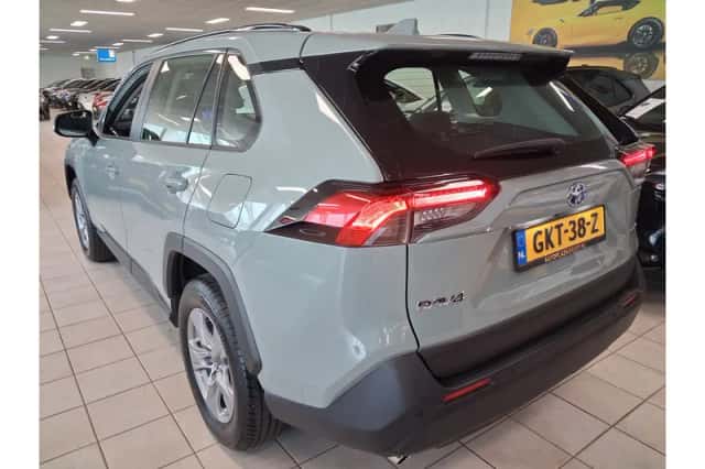 Toyota RAV4 (2024) thumbnail 4