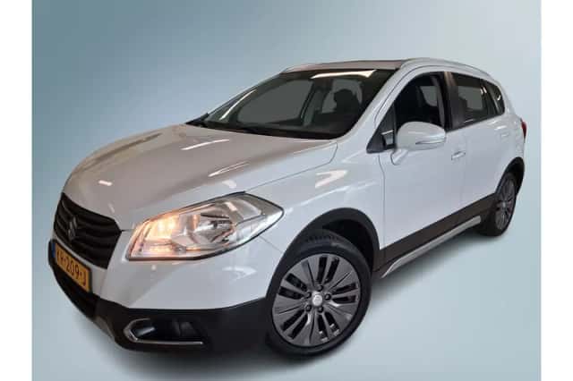 Suzuki S-Cross (2016) thumbnail 1