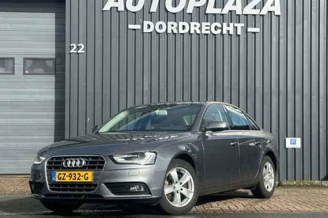 Audi A4 (2015) thumbnail 1