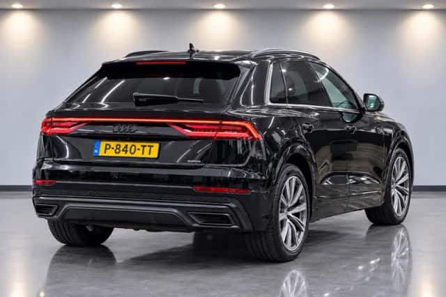 Audi Q8 (2021) thumbnail 6