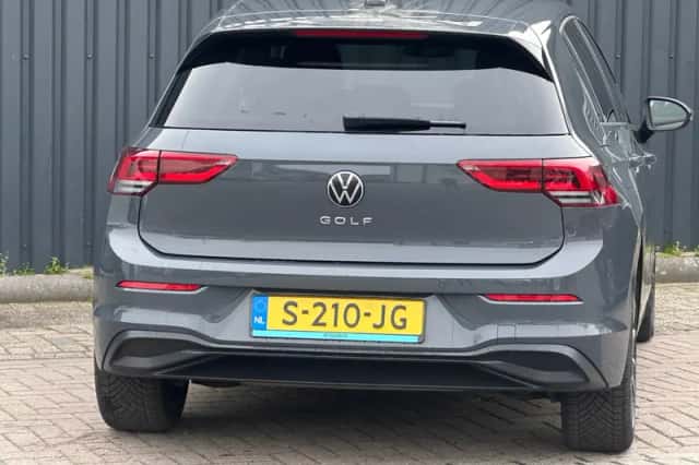 Volkswagen Golf (2023) thumbnail 5