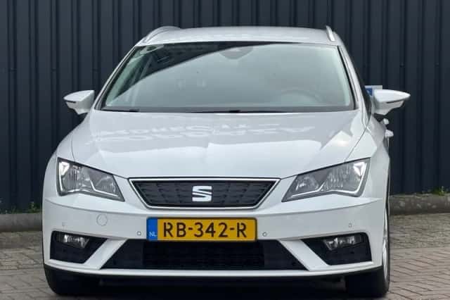 SEAT Leon (2017) thumbnail 2