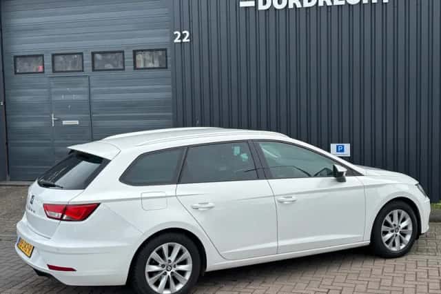 SEAT Leon (2017) thumbnail 6