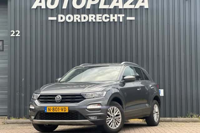 Volkswagen T-Roc (2021) thumbnail 1