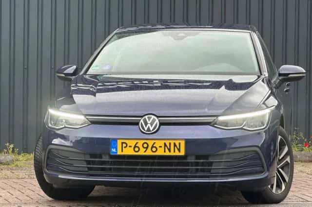 Volkswagen Golf (2021) thumbnail 3
