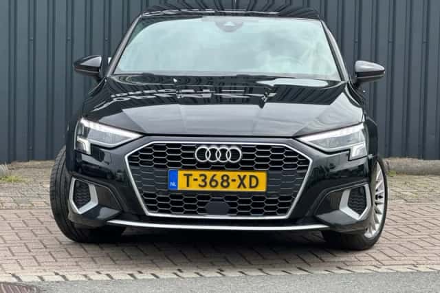 Audi A3 (2023) thumbnail 3