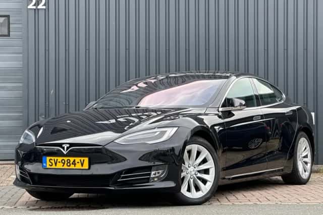 Tesla Model S (2018) thumbnail 2