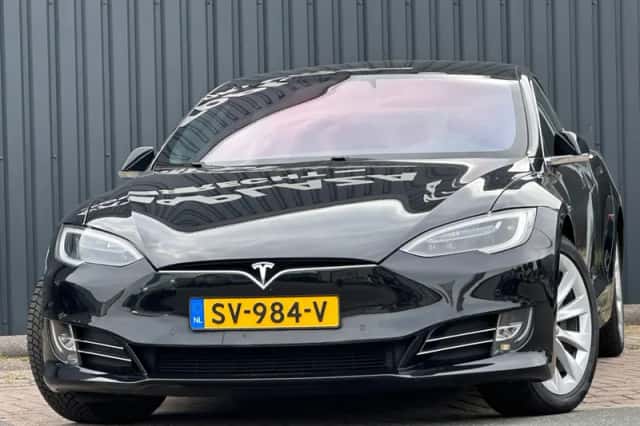 Tesla Model S (2018) thumbnail 3
