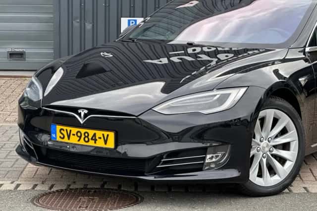 Tesla Model S (2018) thumbnail 4