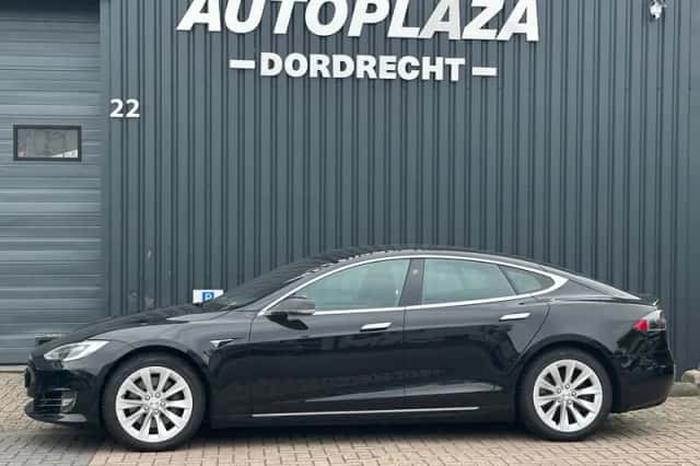 Tesla Model S (2018) thumbnail 6