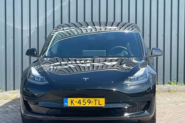 Tesla Model 3 (2021) thumbnail 3