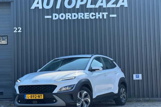 Hyundai Kona (2021) thumbnail 1