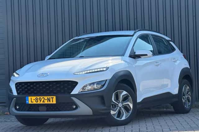 Hyundai Kona (2021) thumbnail 2