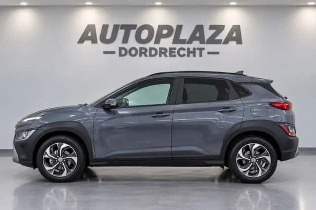 Hyundai Kona (2021) thumbnail 2