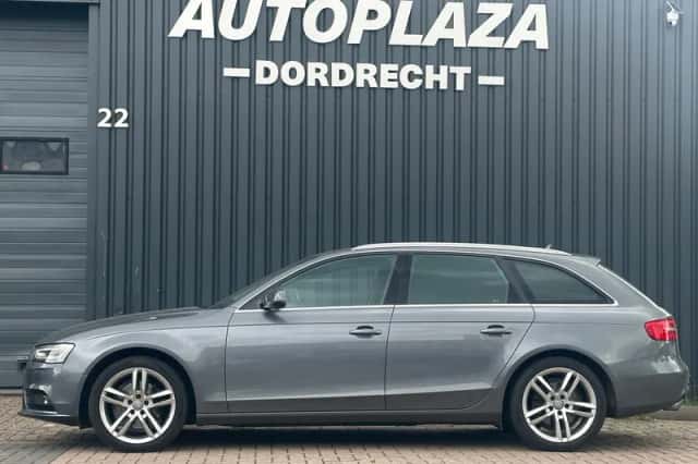 Audi A4 (2015) thumbnail 5