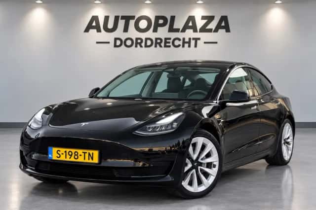 Tesla Model 3 (2023) thumbnail 1